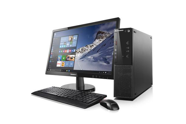 Salg af computere. Her en stationær computer.